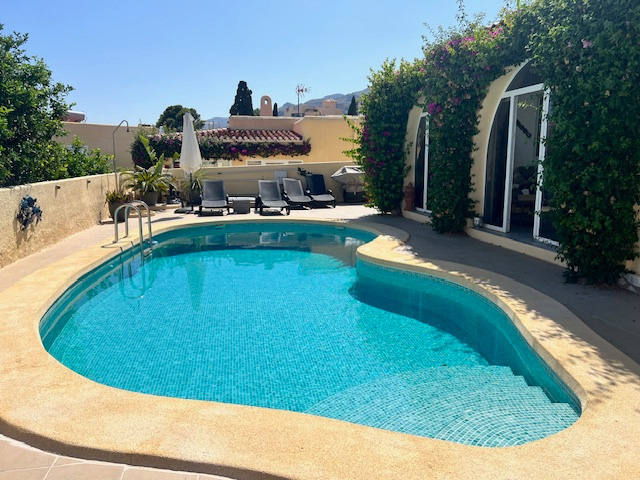 villa with swimming pool mojacar